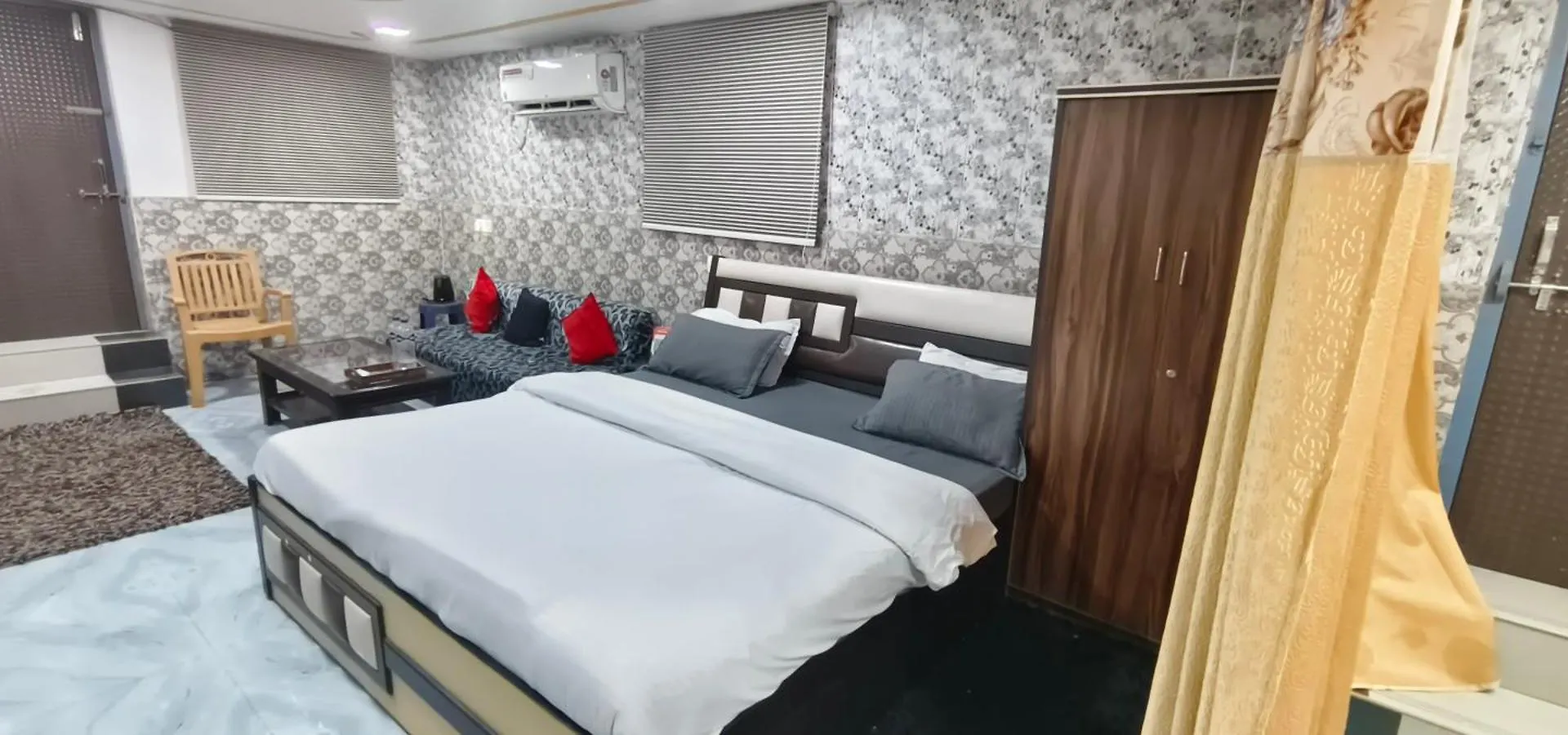 Traveller Guest House Váránaszi Apartman