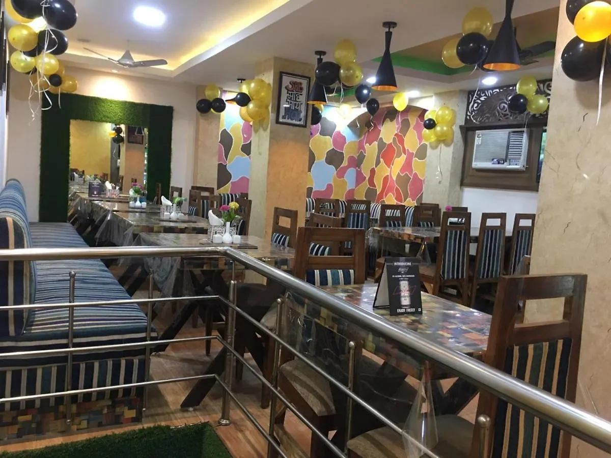 Traveller Guest House Váránaszi Apartman